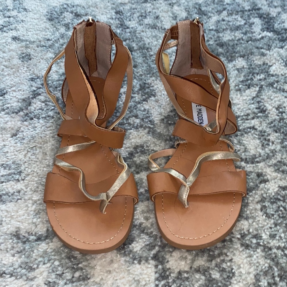 Steve Madden Tan and Gold Sandals Size 6
